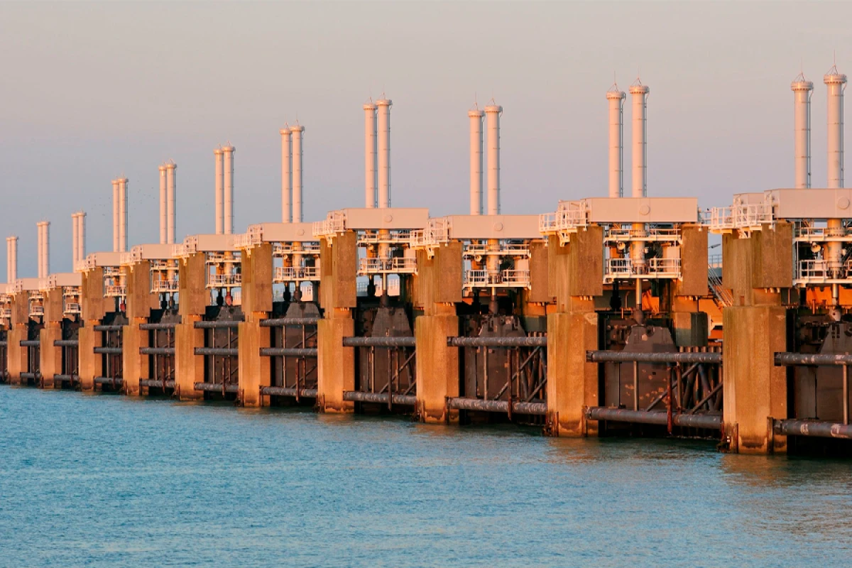 Niderlandın suya [[meydan oxuyan mühəndislik möcüzəsi]]