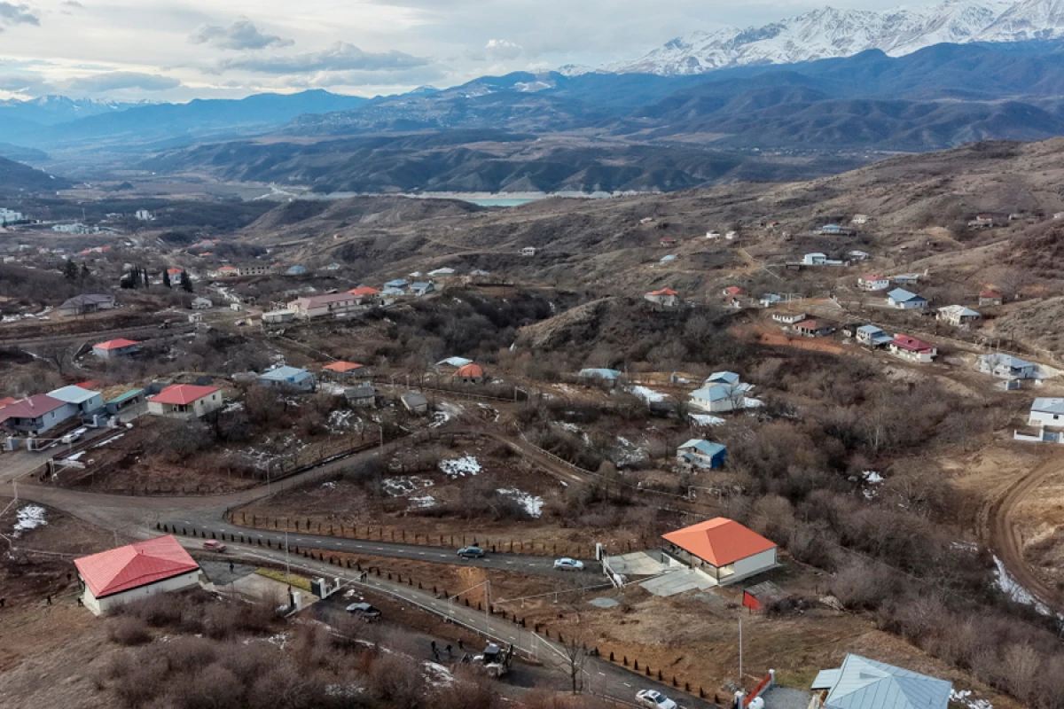 İlham Əliyev Ağdərənin Heyvalı kəndində görülmüş işlərlə tanış oldu [[YENİLƏNDİ]]