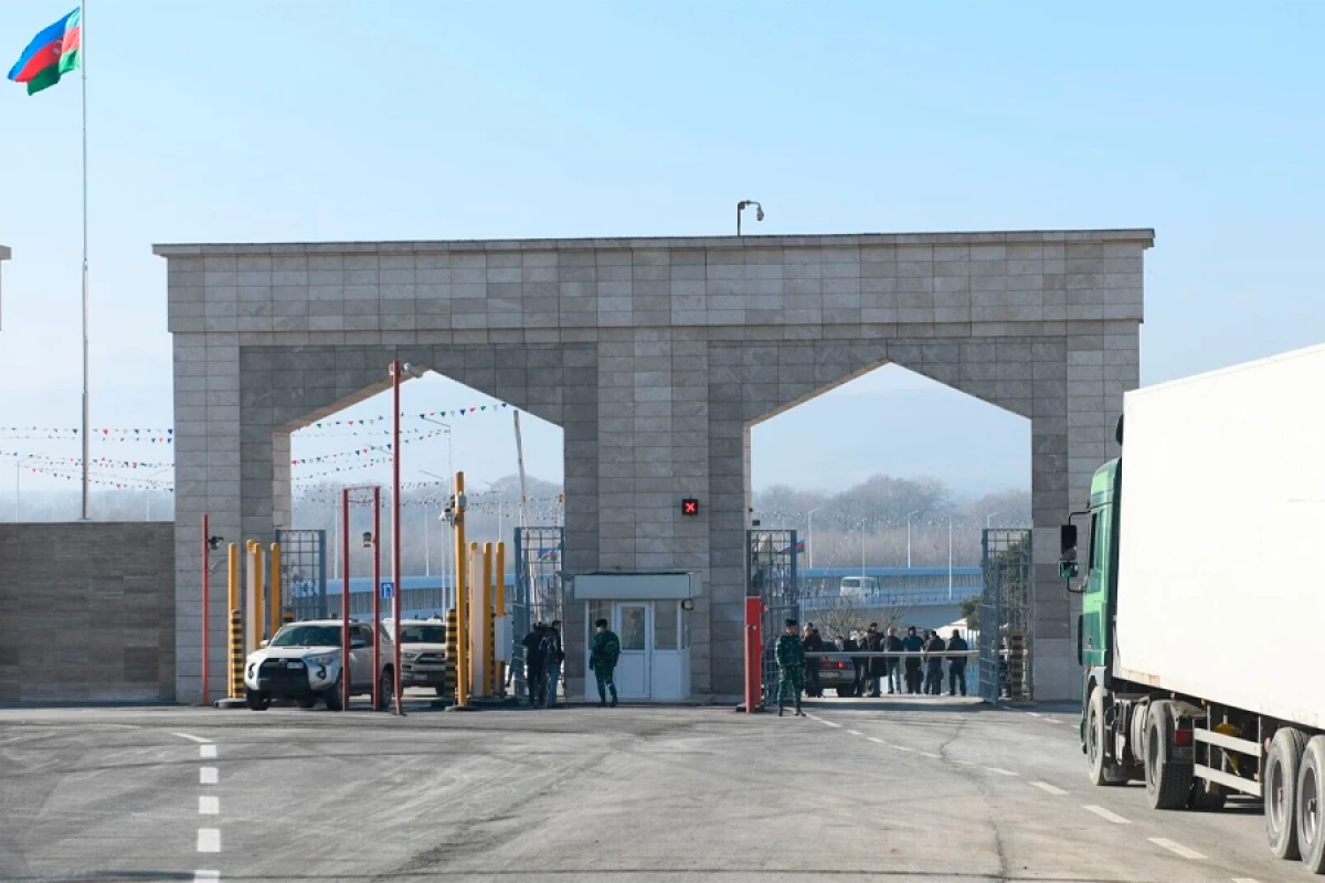 “Quru sərhədlərin açılması yubanacaq” [[- Razi Nurullayev]]