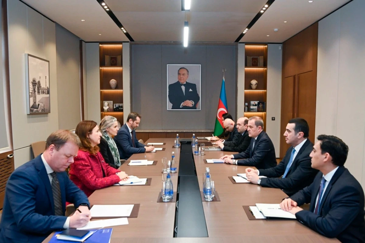 [[Ceyhun Bayramov]] Maqdalena Qrono ilə görüşdü