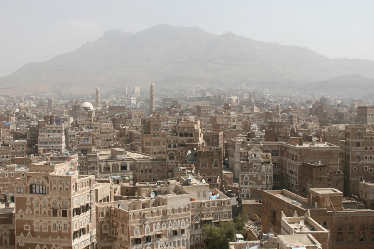 Yəməndə hökumət [[istefa verdi]]