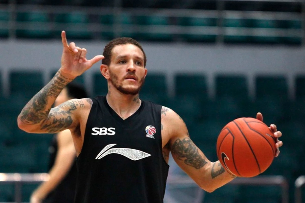 Delonte Uest [[hüquqi problemləri fonunda]] yardım aldı