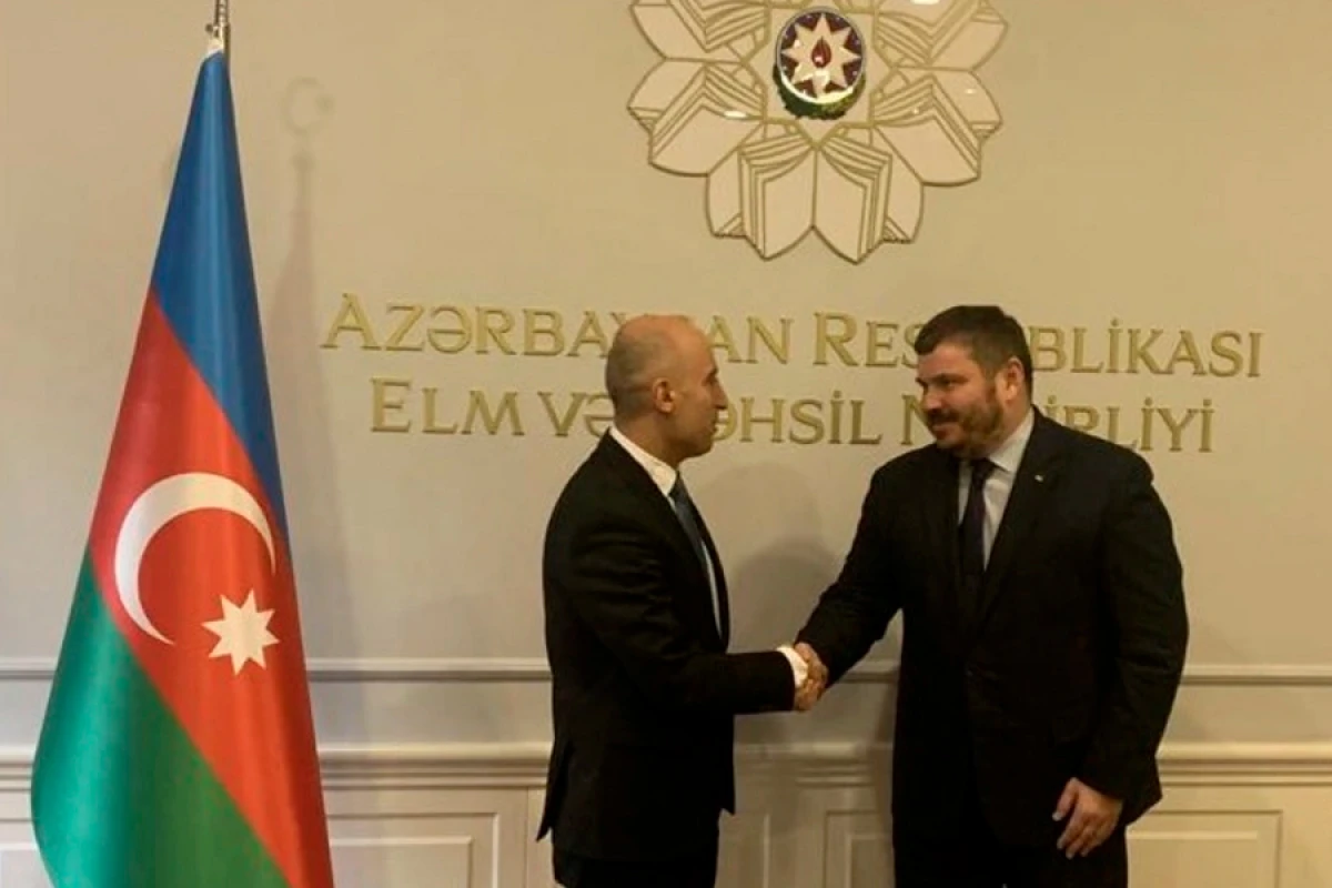 Ukrayna dilinin [[tədrisinin genişləndirilməsi]] müzakirə edildi