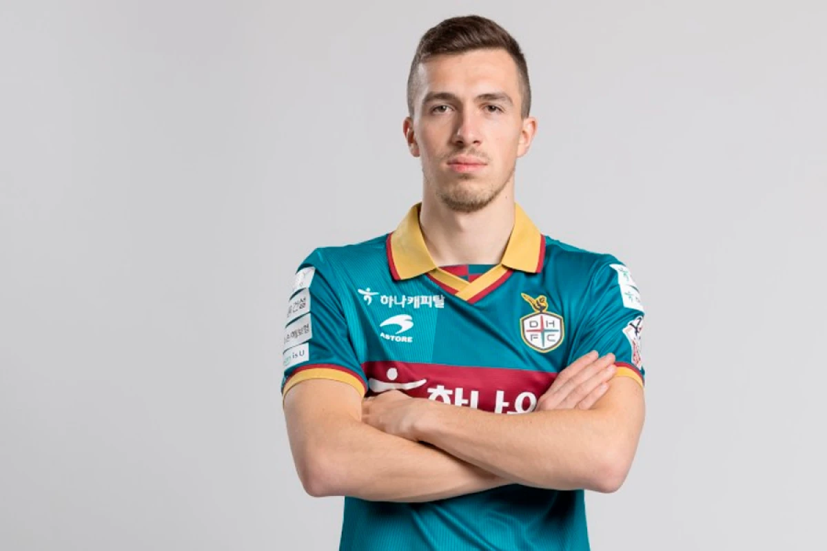 [[Milli futbolçumuza yüksək qiymət:]] Koreyada liderlik rolu