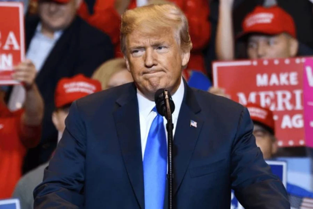 Trampın reytinqi rekord səviyyədə [[aşağı düşdü]]