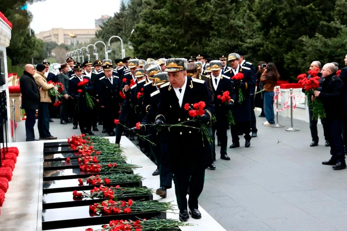 Prokurorluq əməkdaşları [[Şəhidlər xiyabanını]] ziyarət etdi