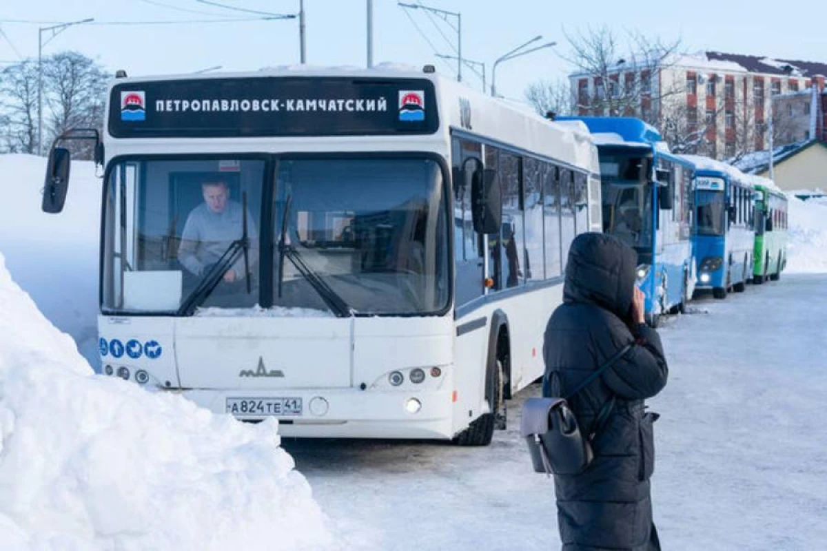 Kamçatkada [[son 30 ilin ən güclü qarı]] yağdı