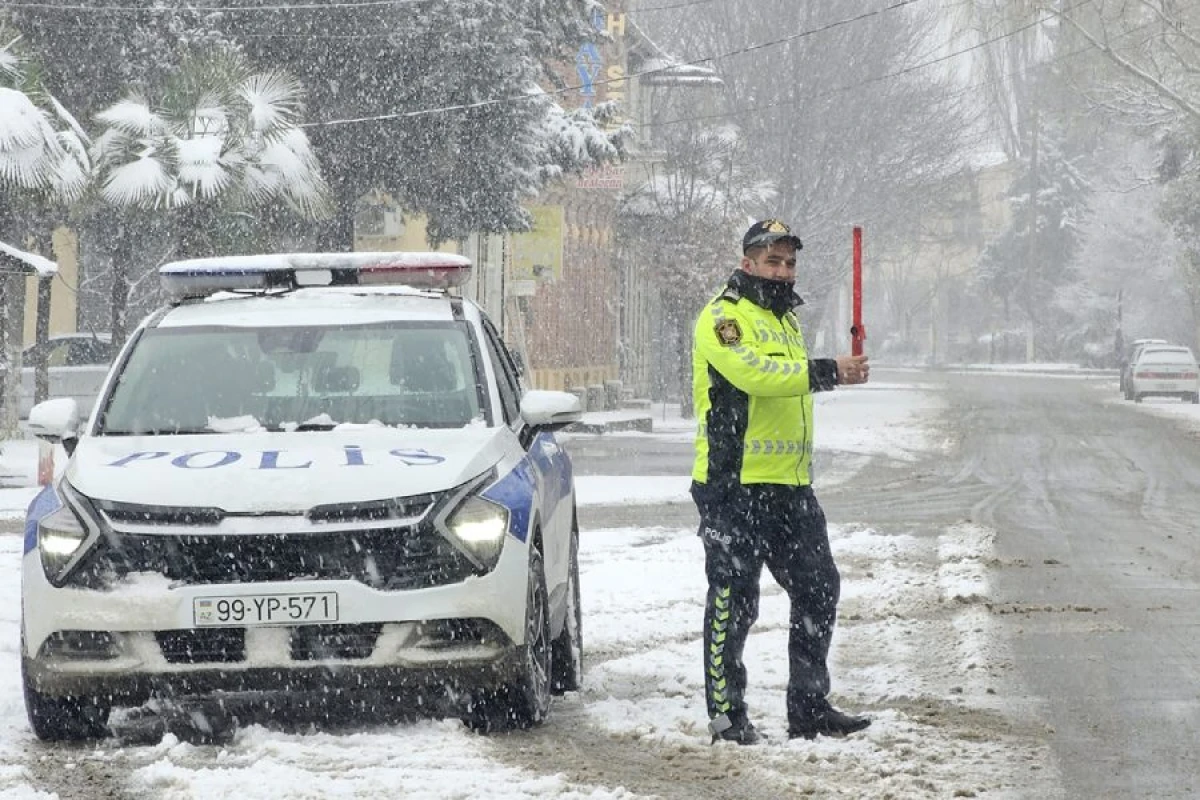Yollar sürüşkəndir [[- DYP-dən XƏBƏRDARLIQ!]]