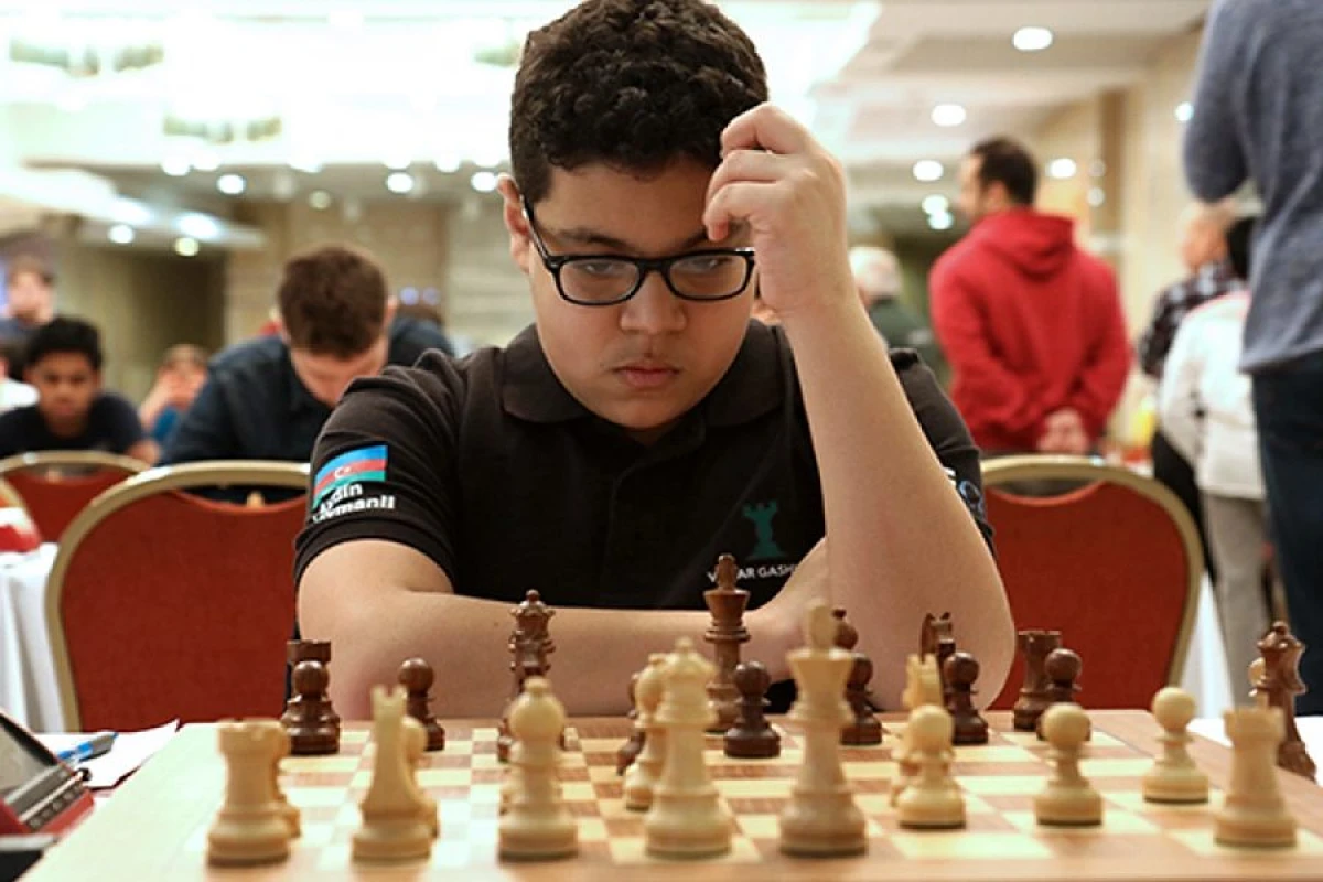 Azərbaycanlı qrossmeyster Veyk-an-Zedə [[zirvəni ələ keçirdi]]