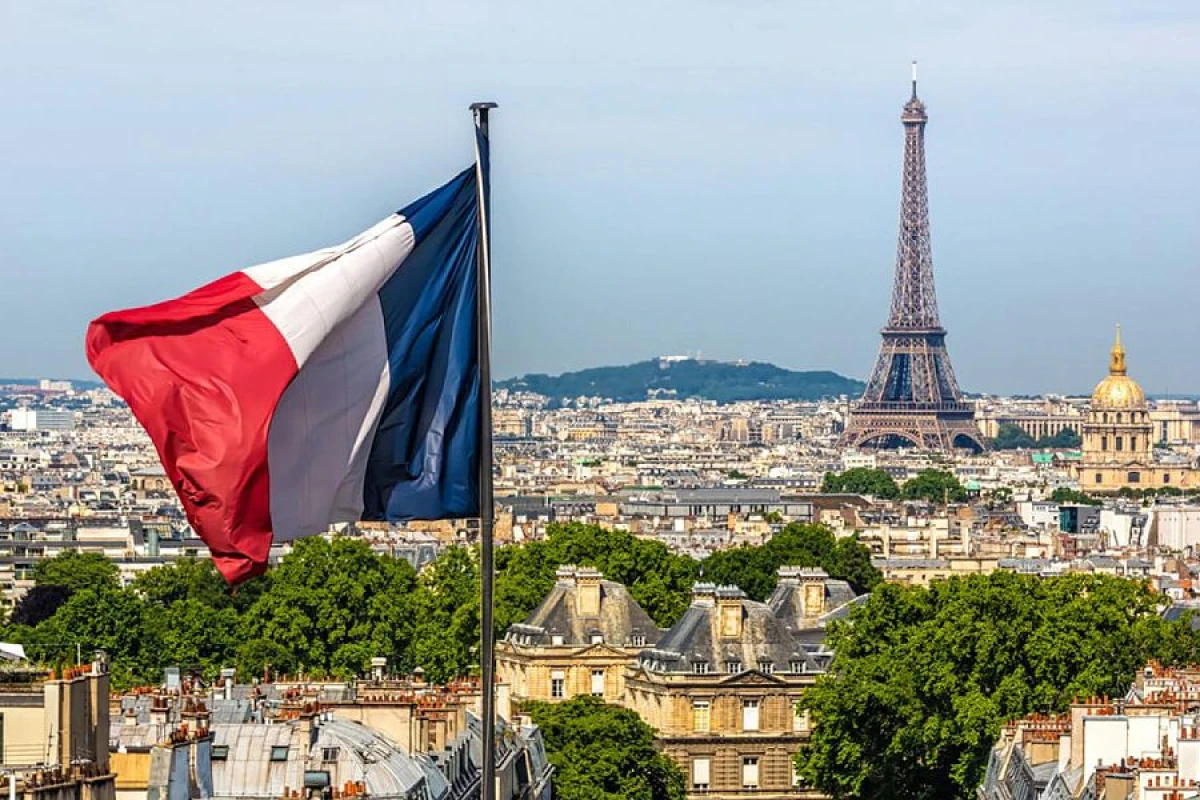 Fransada Qrenlandiya və Ukrayna planlarına qarşı [[petisiya başladı]]