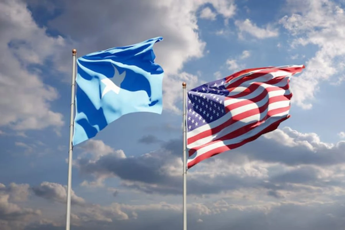 Trampın yeni hədəfi: [[Somali ABŞ-nin yeni poliqonuna çevriləcək?]]