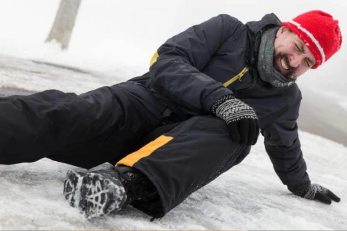 Bahalı materiallar, sürüşkən səkilər, [[arxa plana atılan təhlükəsizlik...]]