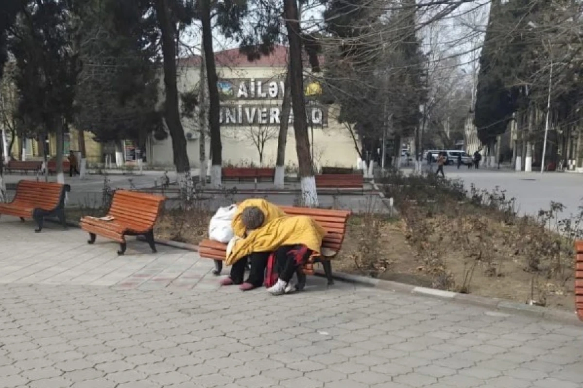 [[Küçədə qalan ana və]] 11 yaşlı uşağı nəzarətə götürüldü