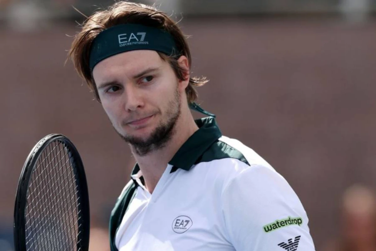 [[Qazaxıstanlı tennisçi:]] “Bersidə səni həqiqətən sevmirlər”