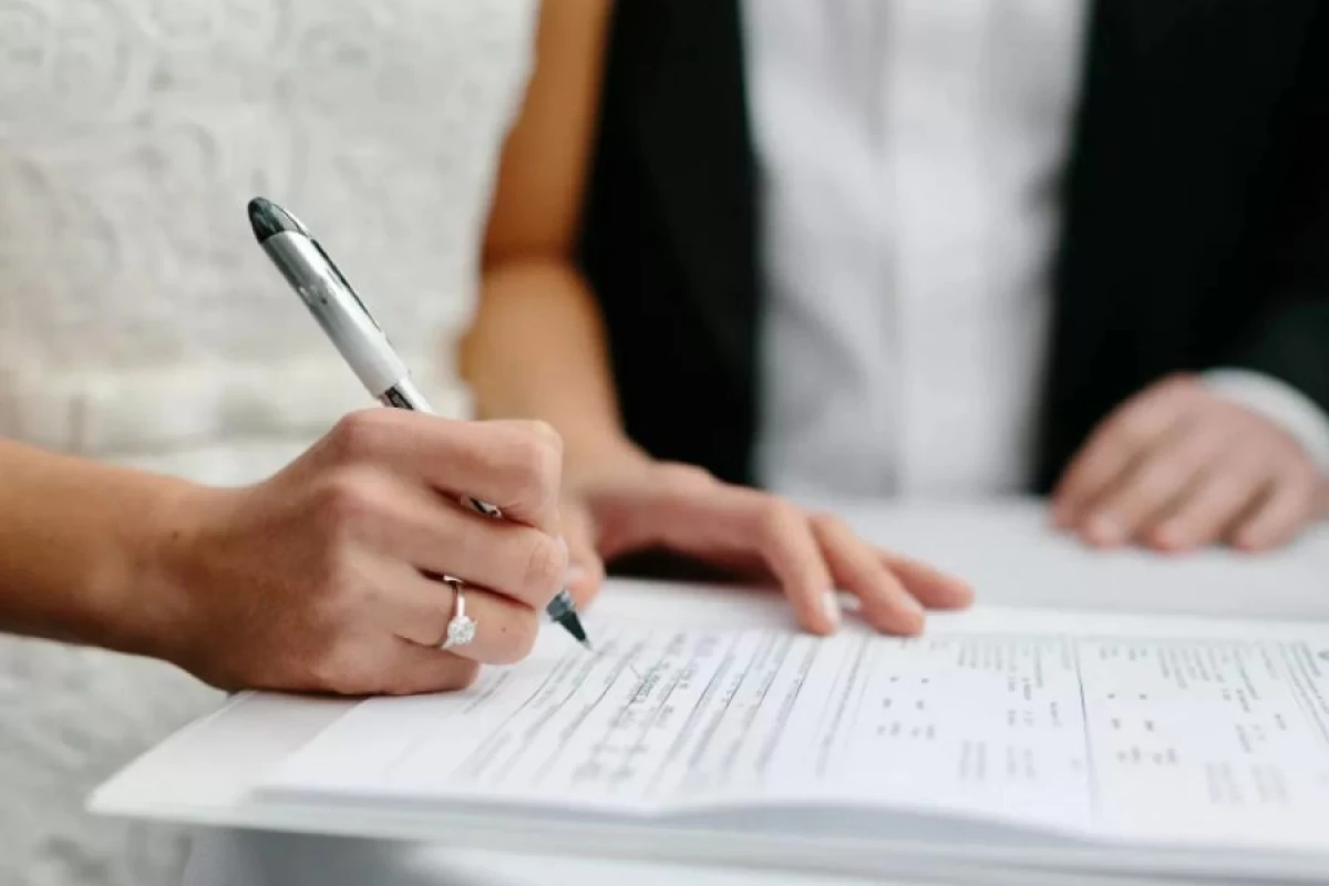 Nikah sənədlərində “ər” - “arvad” sözləri [[dəyişdirilir?]]