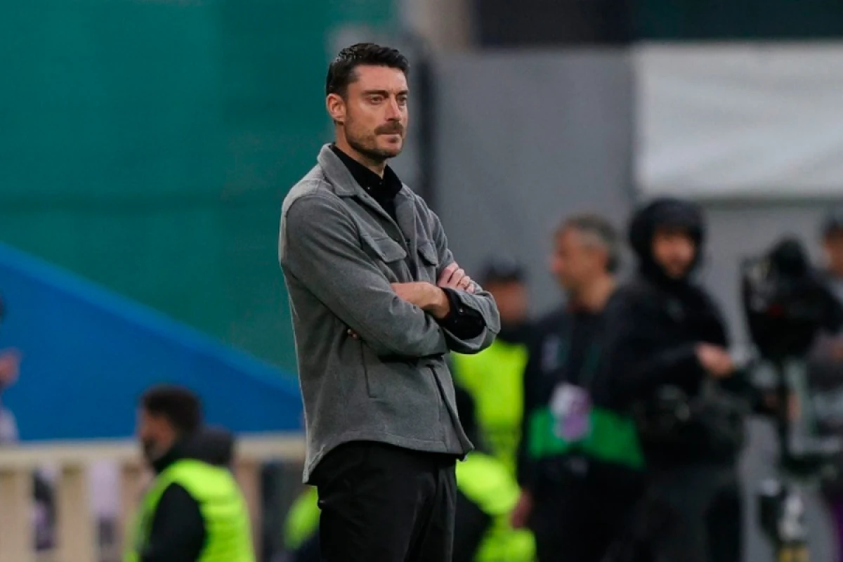 [[Frankfurtda yeni era?]] “Ayntraxt” Albert Riera ilə razılığa yaxındır