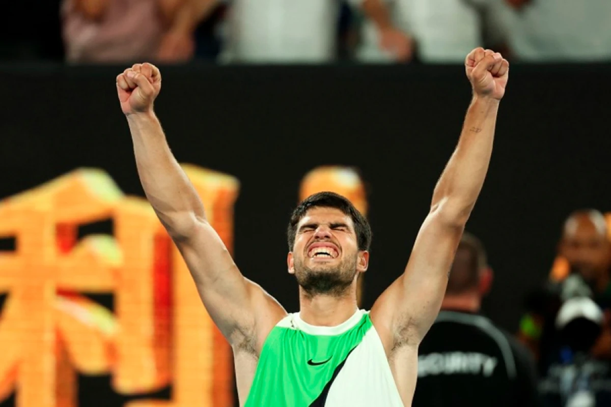 [[5 setlik triller!]] Alkaras Zverevi məğlub edib finala çıxdı