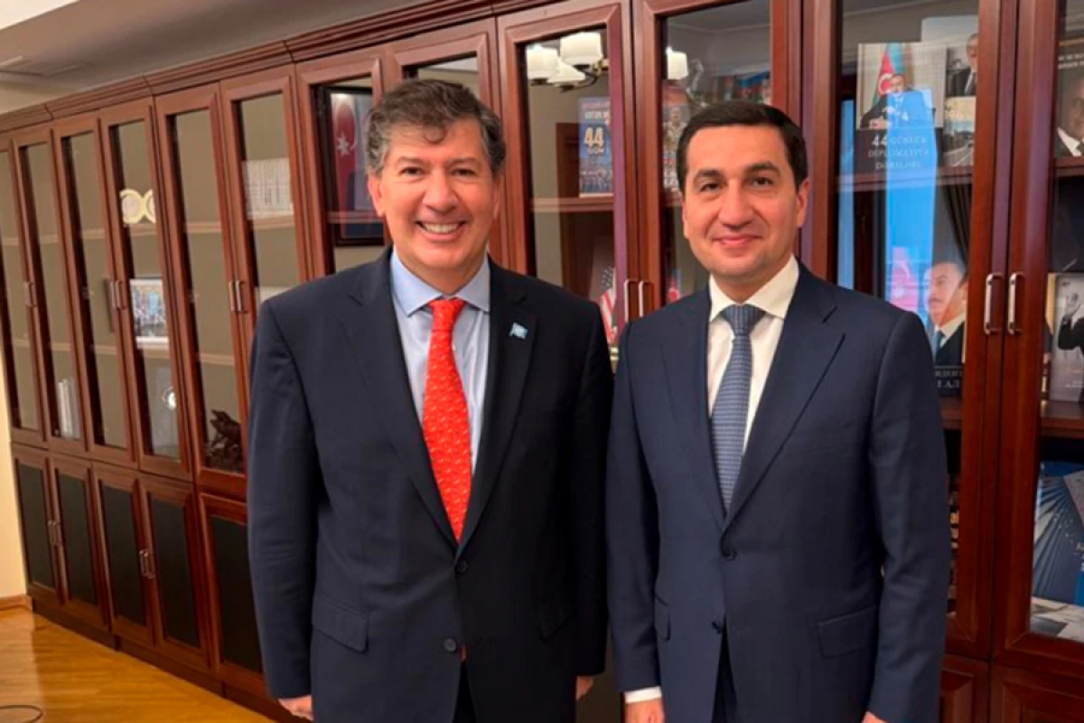 [[Hikmət Hacıyev]] İqor Qarafuliç ilə görüşdü