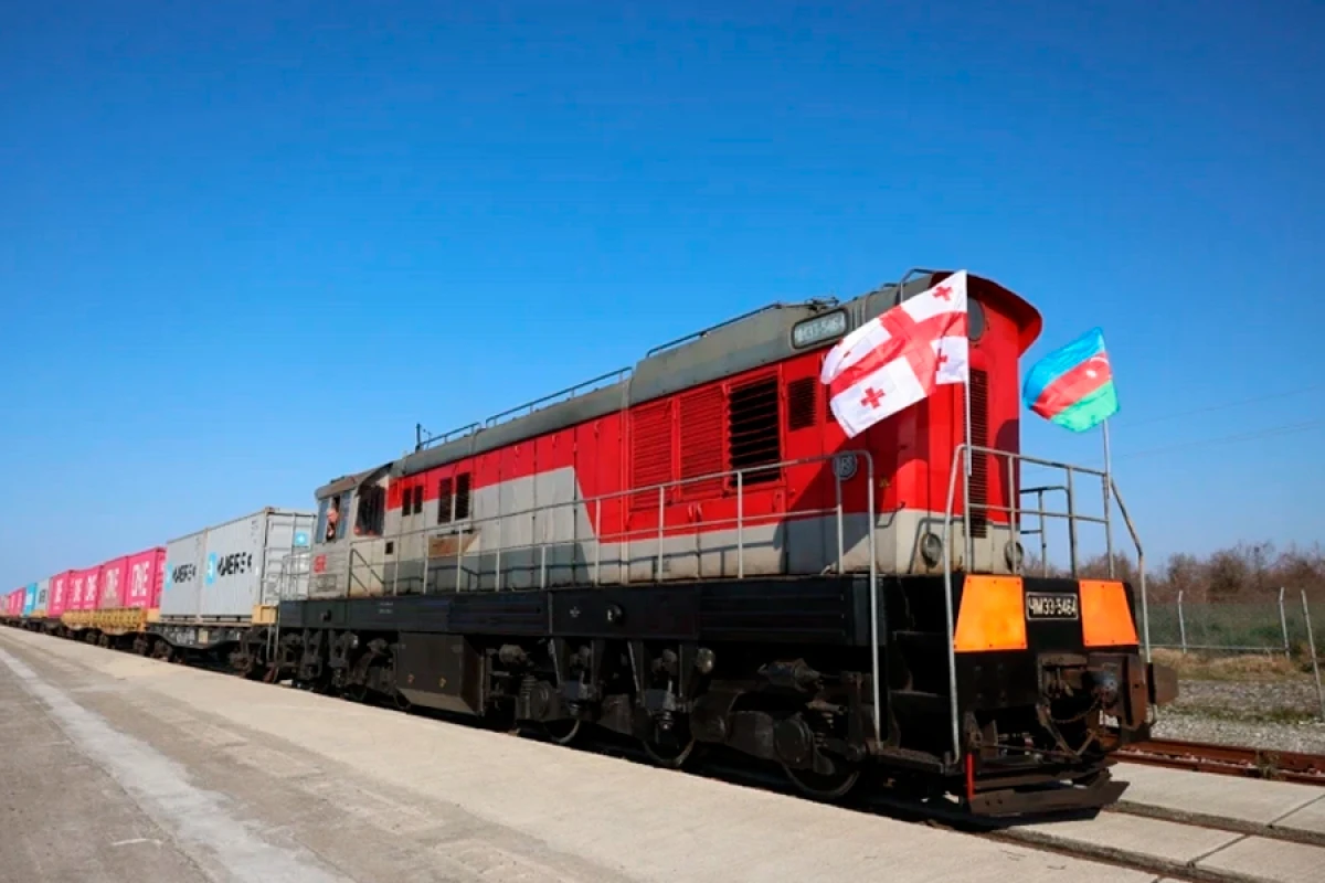 Poti–Bakı ekspres [[blok-qatarı yola salındı]]