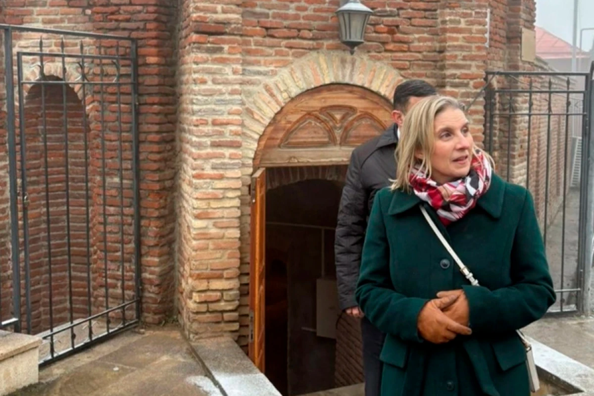 [[ABŞ-nin müvəqqəti işlər vəkili]] Qubada Gümbəzli hamamı ziyarət etdi