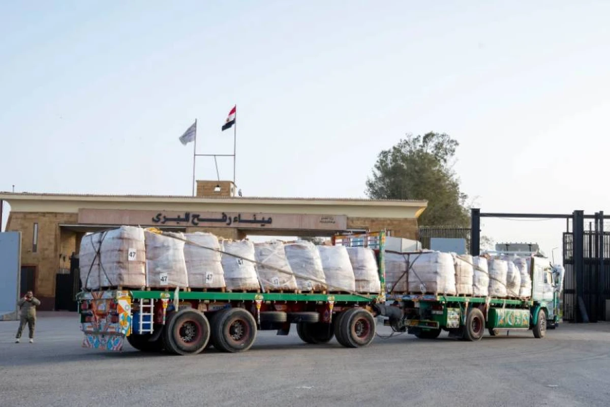 İsrail [[Qəzza ilə Misir arasında]] sərhəd keçidini yenidən açır