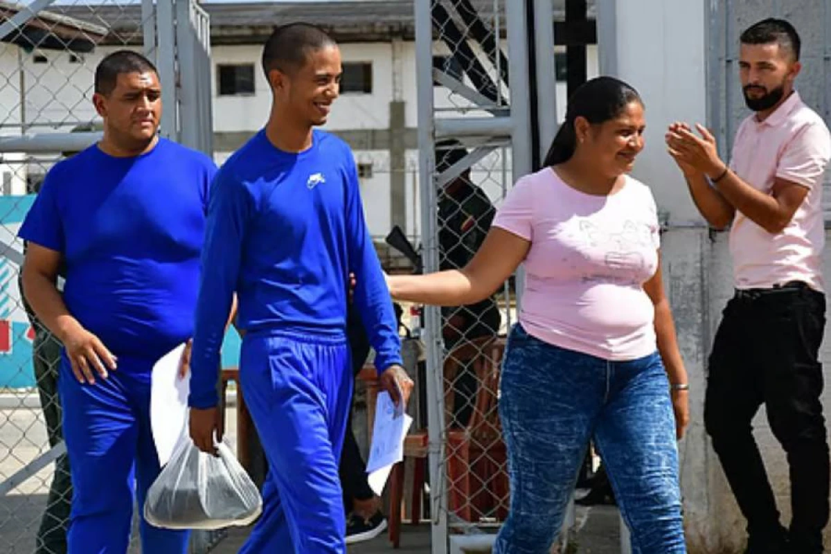 Venesuelada bütün ABŞ məhbusları [[azadlığa buraxıldı]]