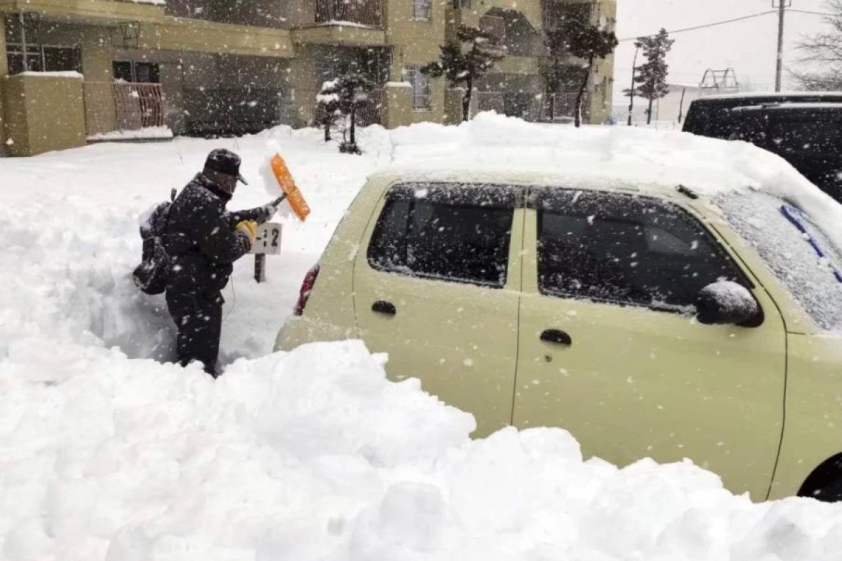 Yaponiyada qar yağışı nəticəsində [[ölənlərin sayı 29-a çatdı]]