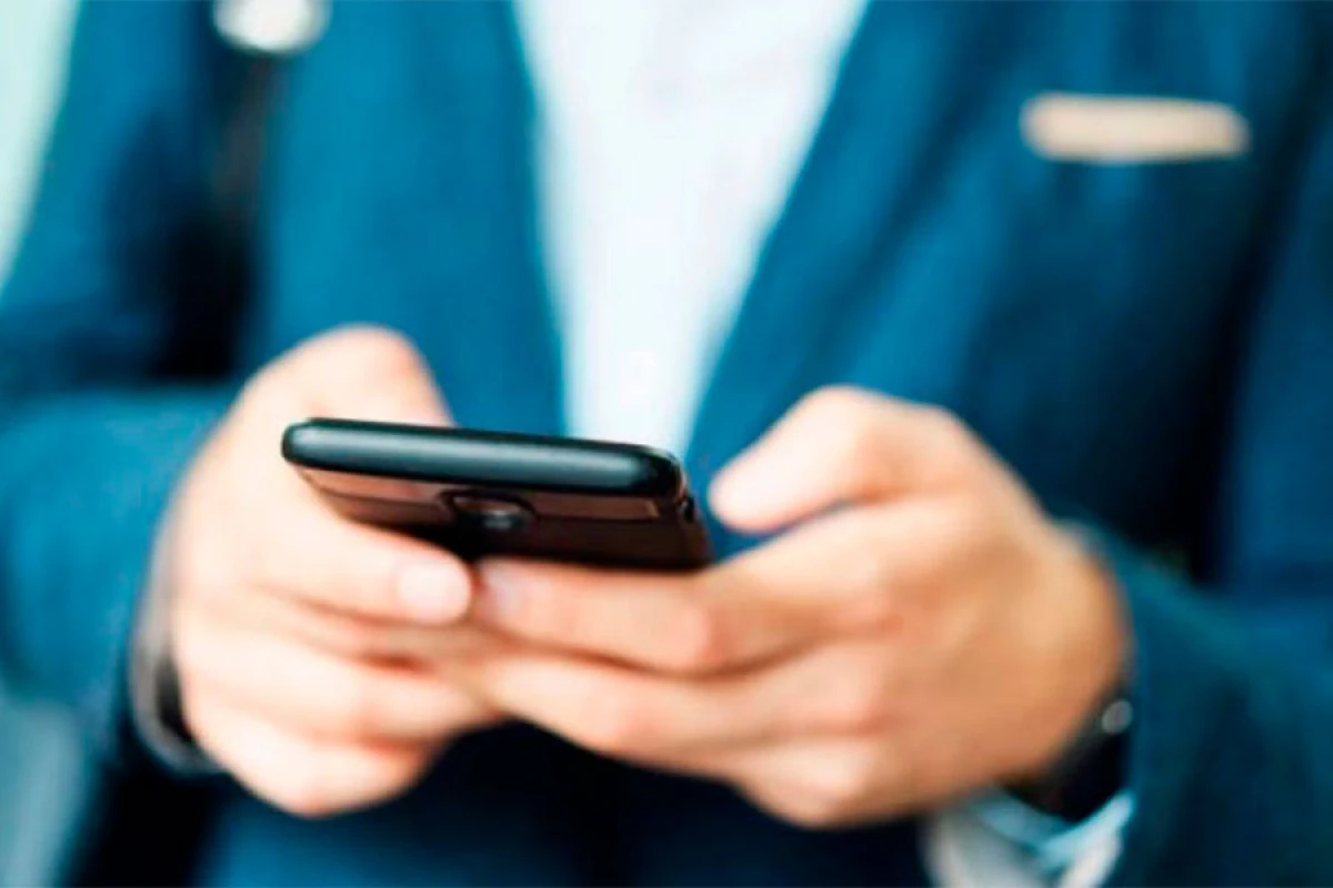 Ötən il mobil operatorlar [[1,3 mlrd. manat]] gəlir əldə edib