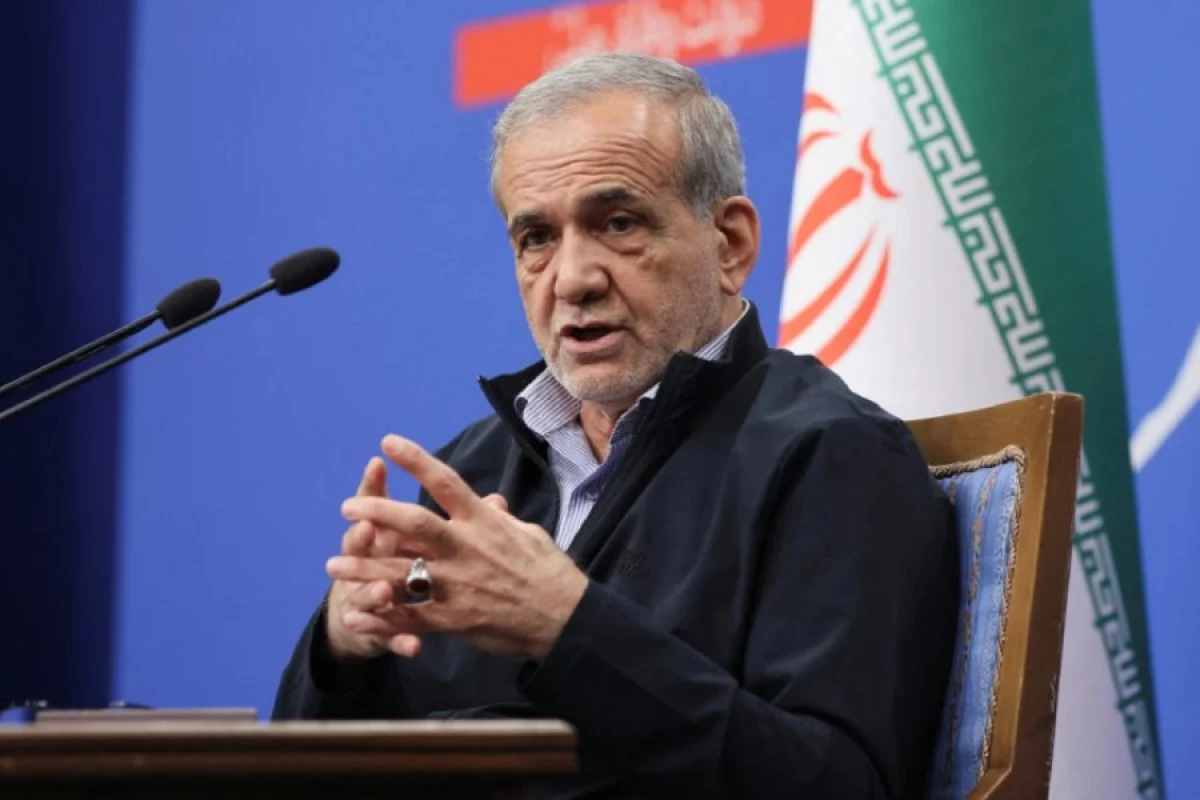 [[Pezeşkian:]] "Dinc etirazçılara qarşı davranışlar dəyişdirilməlidir"