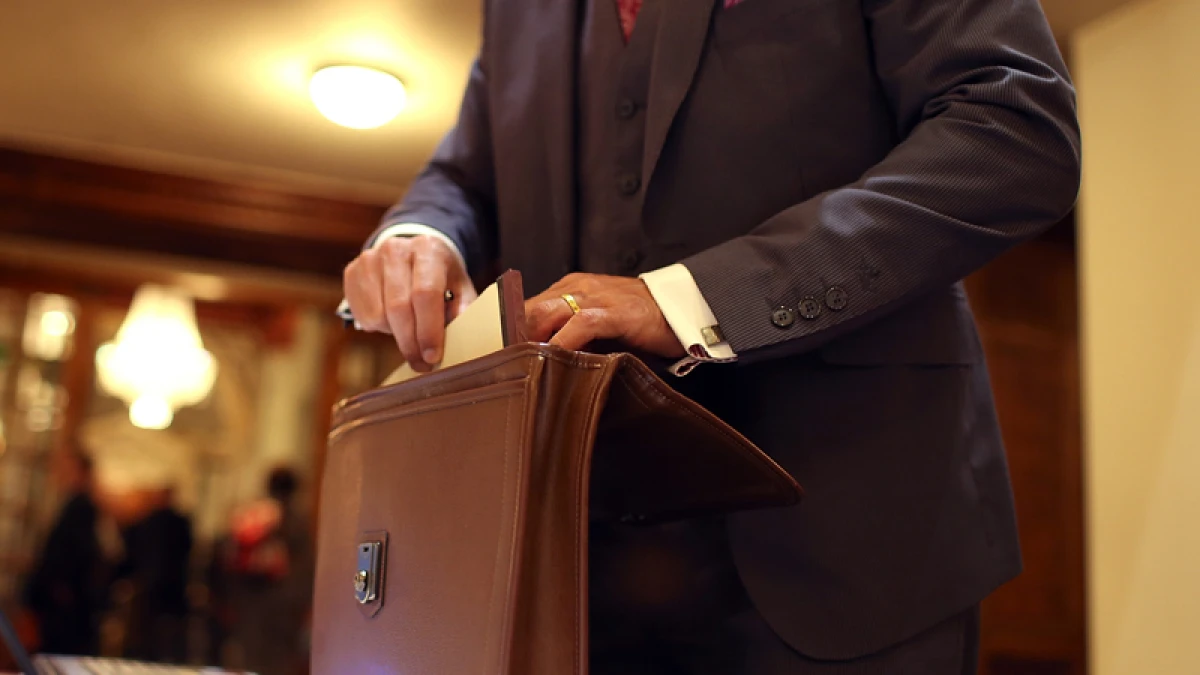 İcra başçısından sonra [[üç vəzifəli şəxs də işini itirdi]]