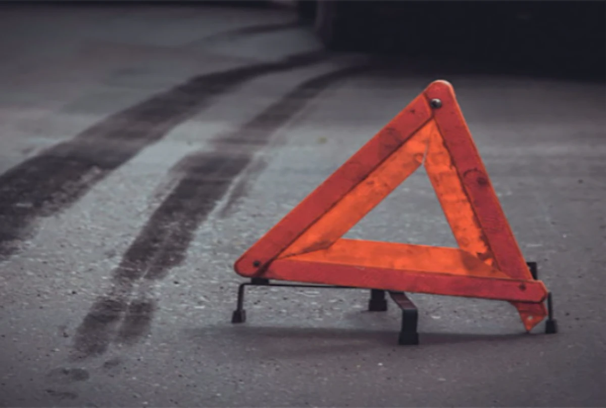 Qaxda minik avtomobilləri toqquşdu, [[yaralananlar var]]