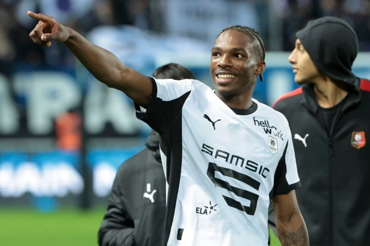 [[“Enfild”də bahalı güclənmə:]] “Liverpul”dan 60 milyonluq transfer