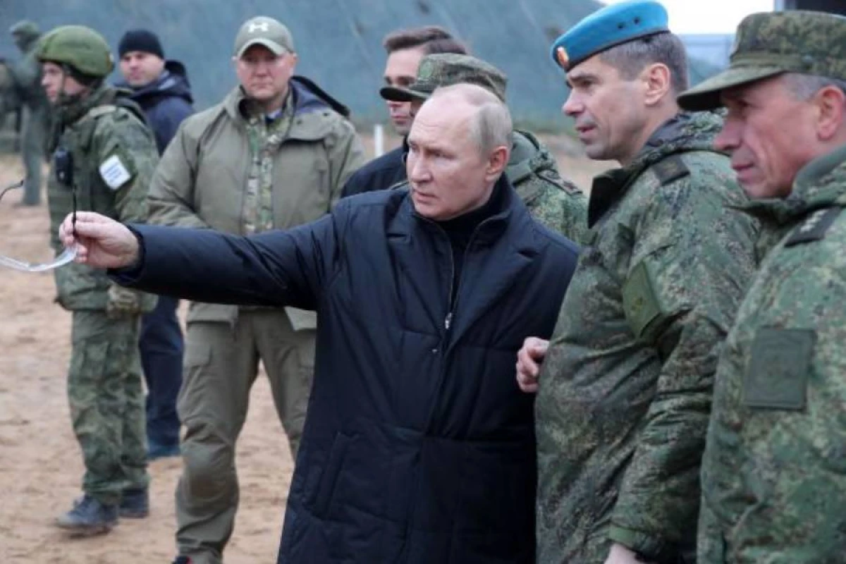 Rusiya Finlandiya sərhədi yaxınlığında [[hərbi mövcudluğunu artırır]]