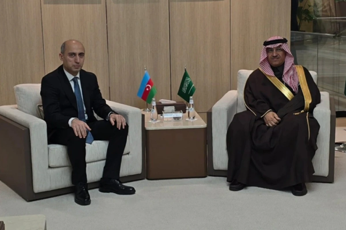 [[Emin Əmrullayev]] səudiyyəli həmkarı ilə görüşdü