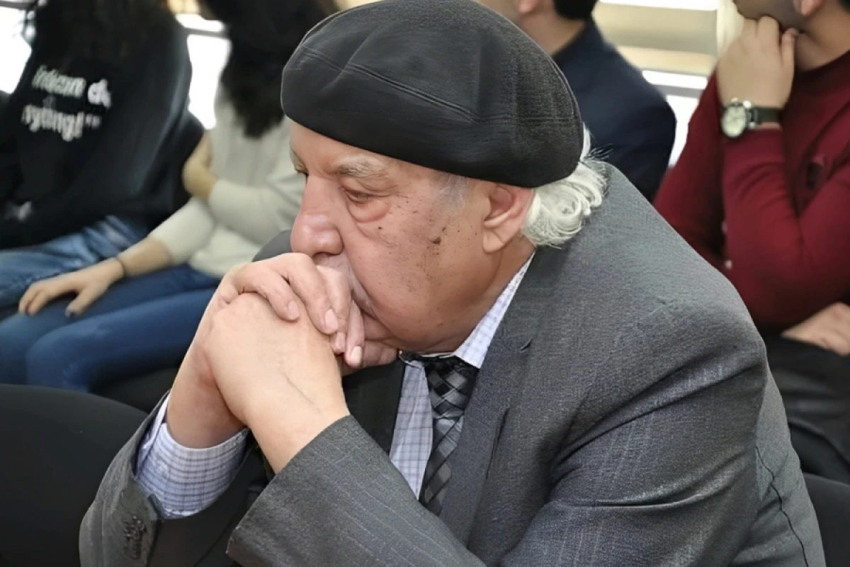 [[Azərbaycanda]] professor vəfat etdi