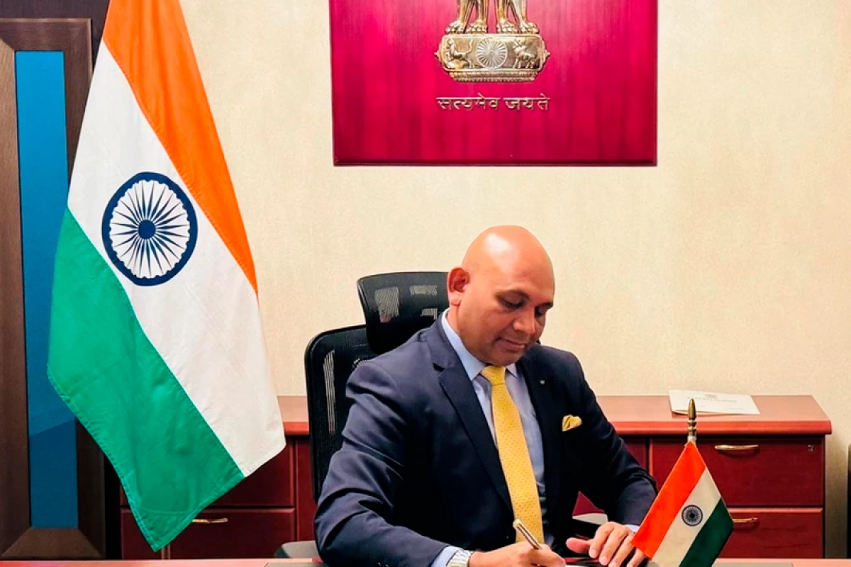 Hindistanın Azərbaycandakı [[yeni səfiri]] Bakıya gəldi