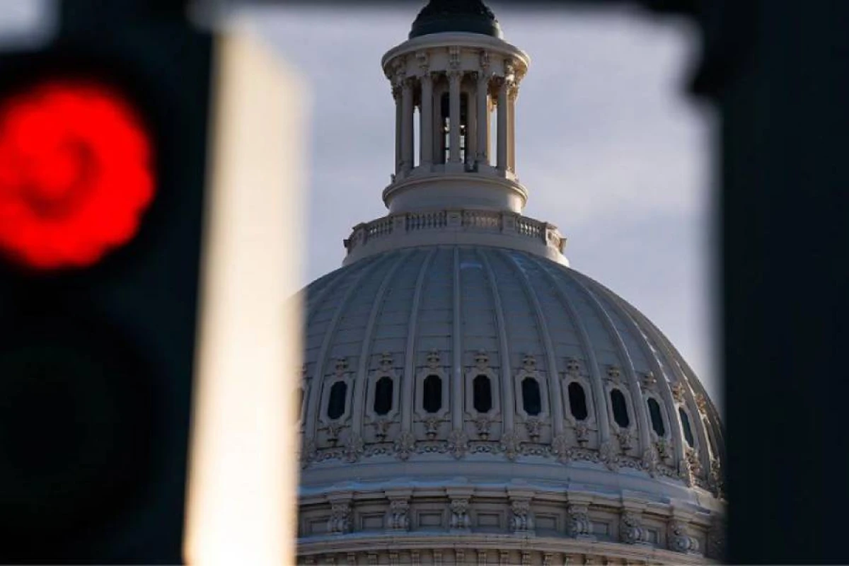 ABŞ [[hökumətin bağlanması]] layihələrini təsdiqlədi