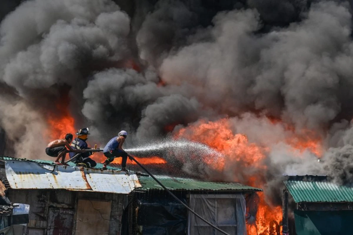Filippində güclü yanğın: [[1000 ev KÜLƏ DÖNDÜ]]