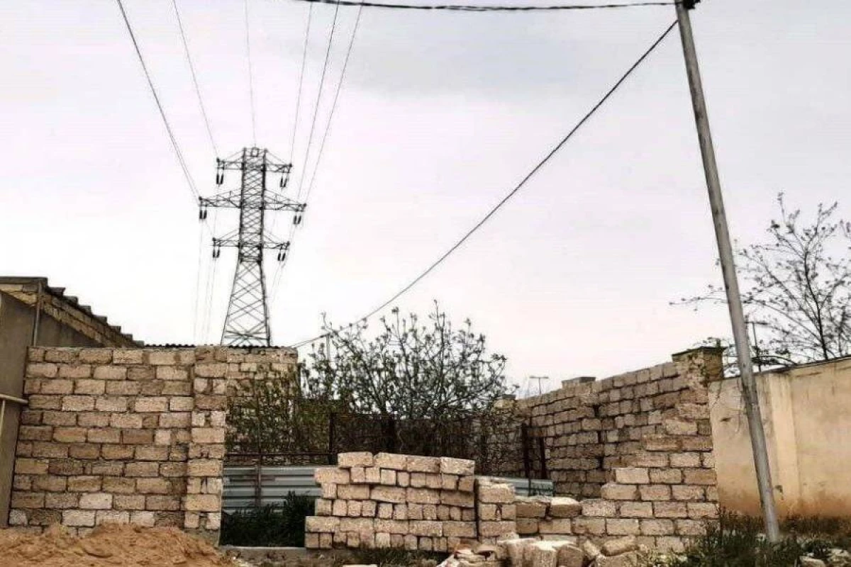 Güclü külək nəticəsində ölən şəxs [[AAYDA-nın əməkdaşı imiş]]