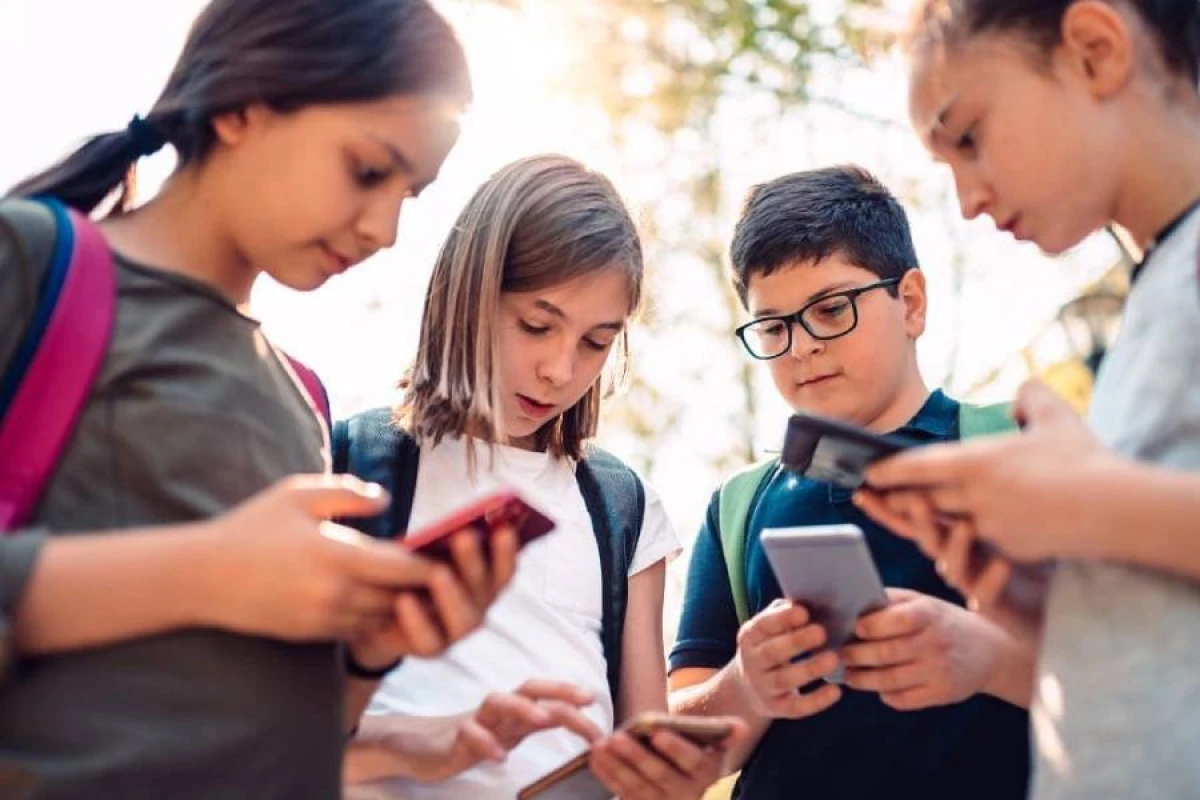 Tatarıstanda məktəblilərin sosial şəbəkələri [[izləniləcək]]