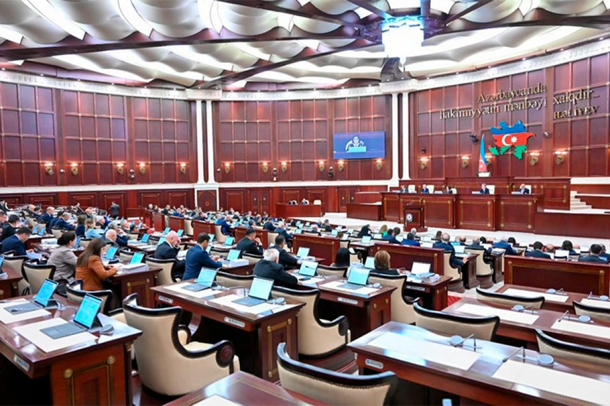 Milli Məclisin [[növbəti plenar iclası]] başladı