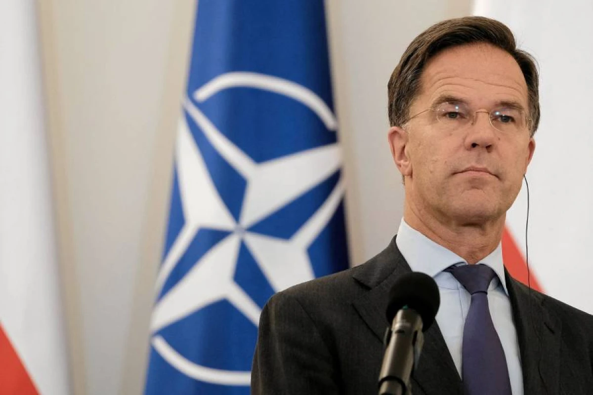 Rutte Makronun [[Moskva ilə dialoq təşəbbüsünü]] dəstəkləyir