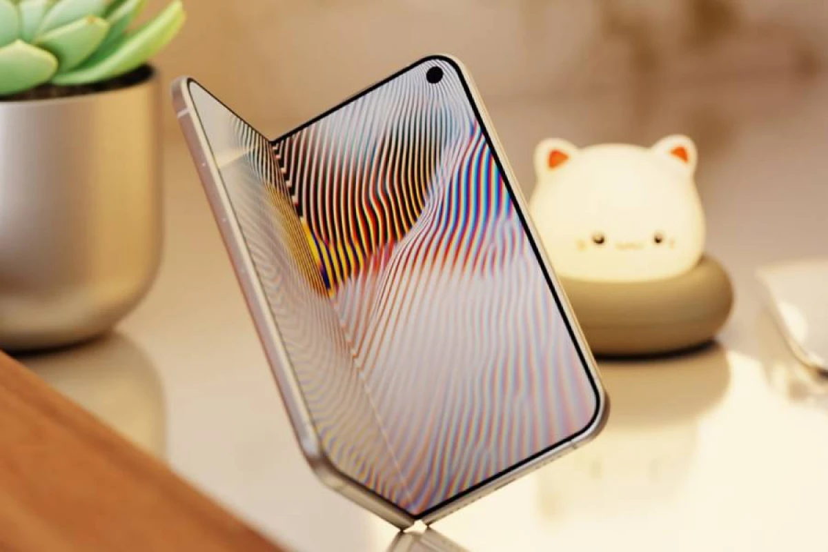 “Apple” [[qatlanan smartfon]] üzərində işləyir