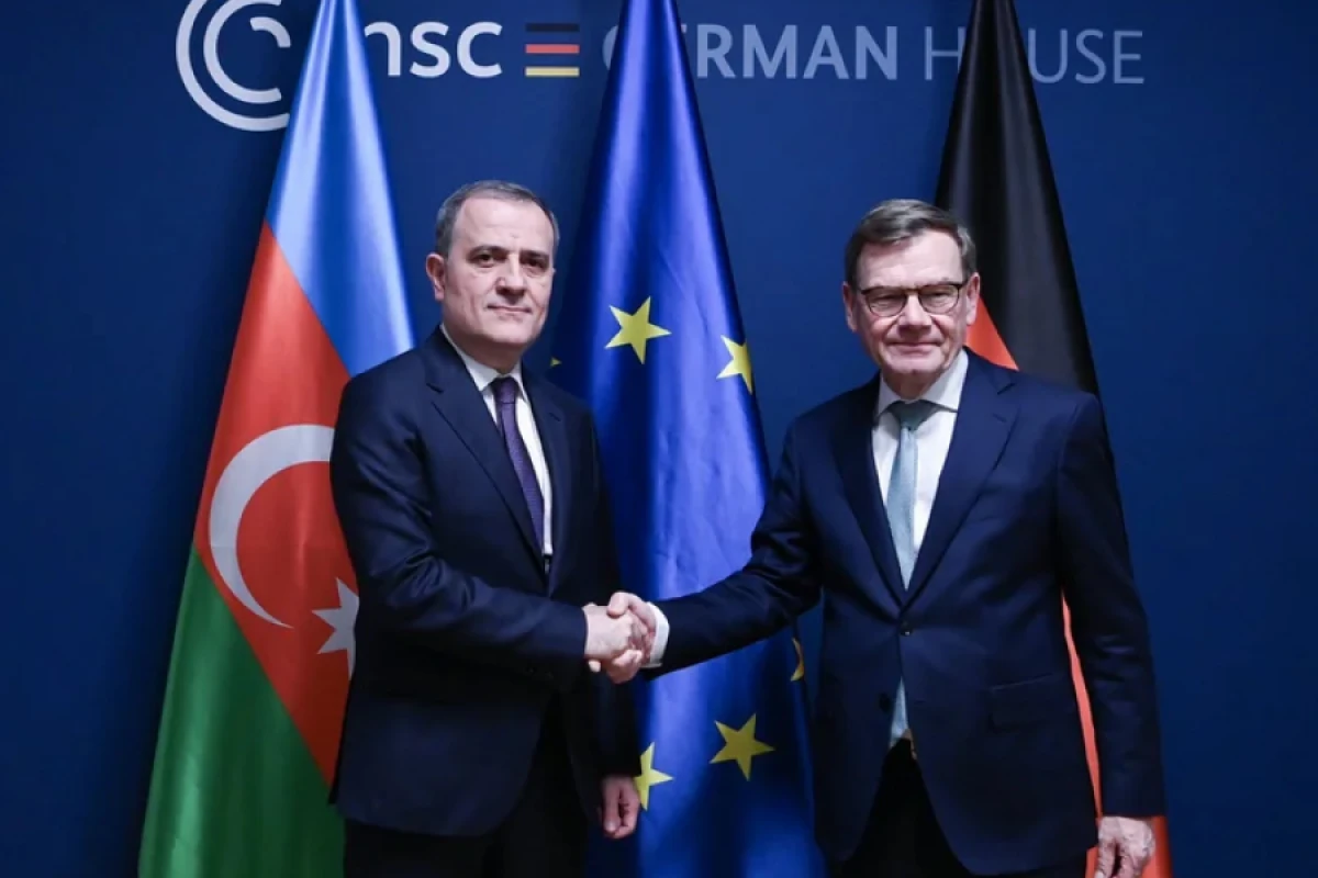 [[Ceyhun Bayramov]] Almaniyanın XİN rəhbəri ilə görüşdü