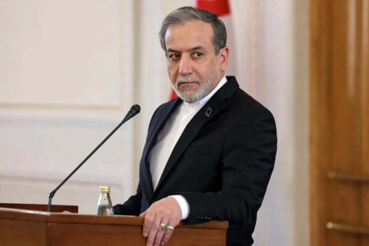 İran XİN başçısı ABŞ ilə danışıqlar üçün [[İsveçrəyə getdi]]