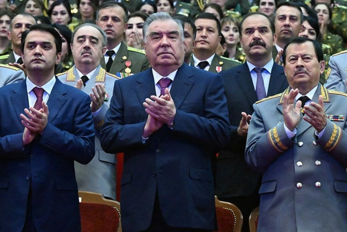 Rəhmon görünmür, Yatimov ölkəni tərk edir... [[— Tacikistanda NƏ BAŞ VERİR?]]