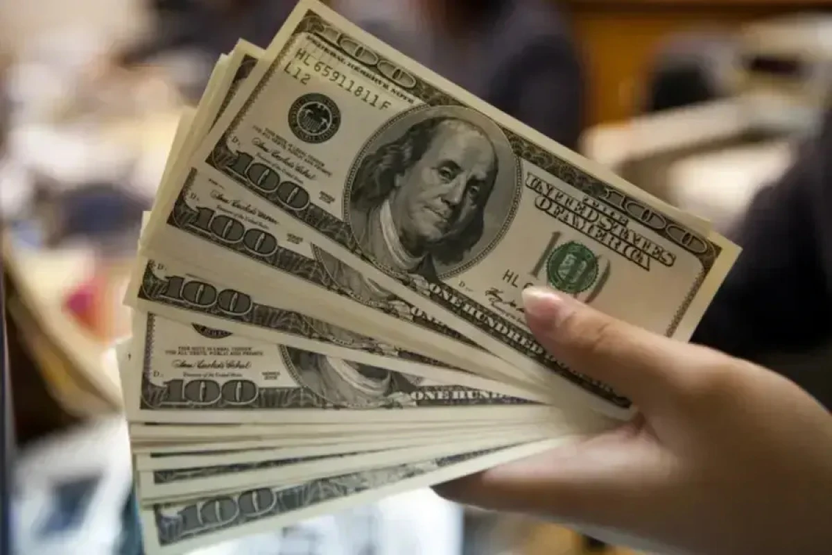 Dolları olanlara [[VACİB XƏBƏR: Mərkəzi Bankın...]]