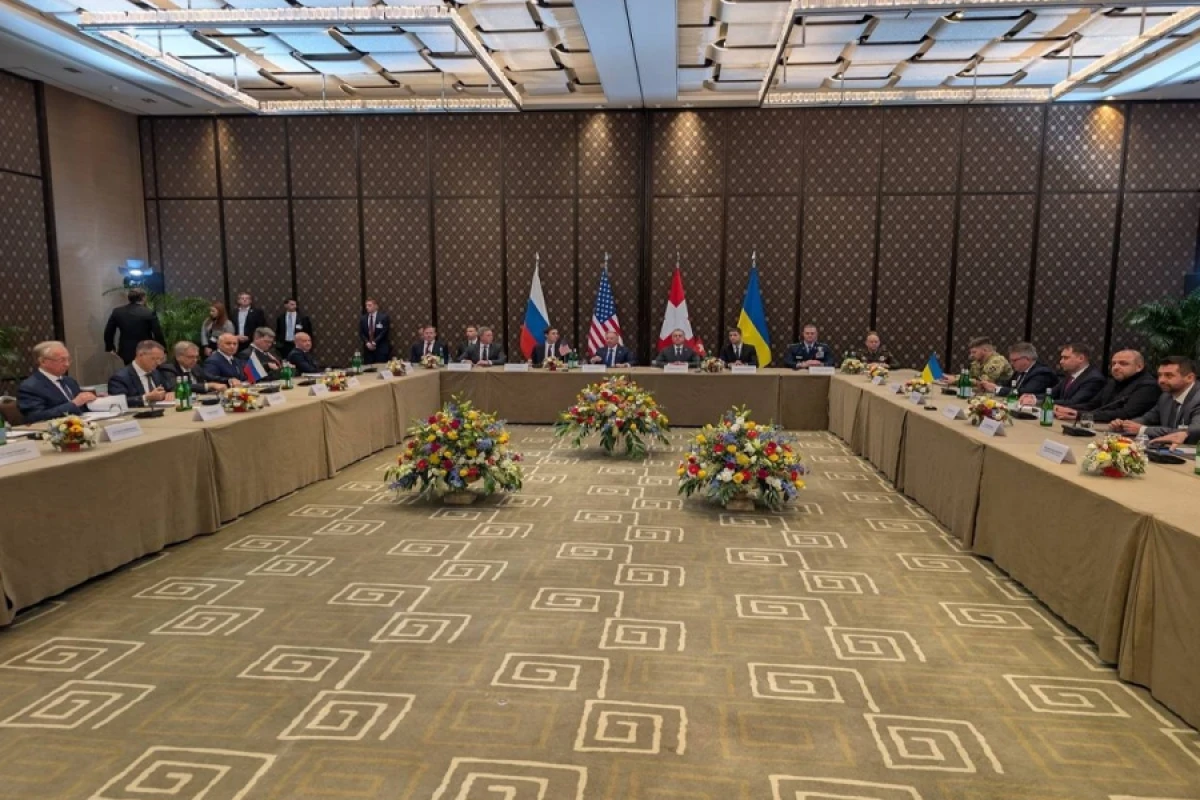 Cenevrədə [[Ukrayna, Rusiya və ABŞ arasında]] görüş başladı