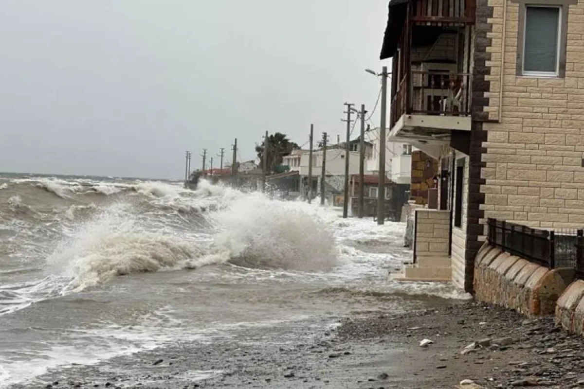 Çanaqqalada [[güclü fırtına]] baş verdi