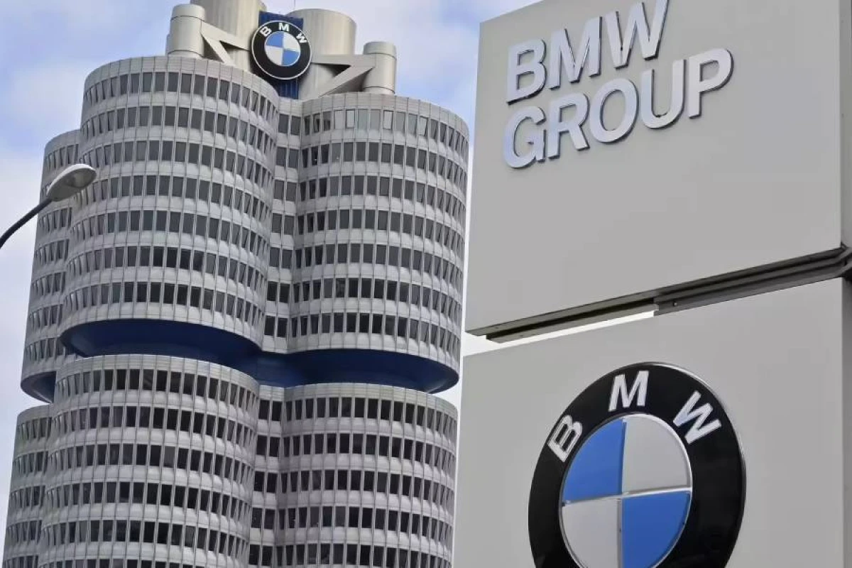 “BMW” Rusiyaya avtomobil tədarükünün [[əleyhinədir]]